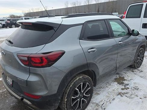 Used 2024 Chevrolet TrailBlazer ACTIV w/ Convenience Package image 3