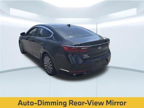 Used 2017 Kia Cadenza Premium w/ Luxury Package FWD image 9