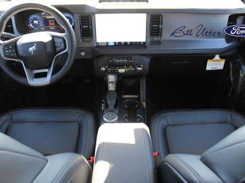 New 2025 Ford Bronco Badlands image 9