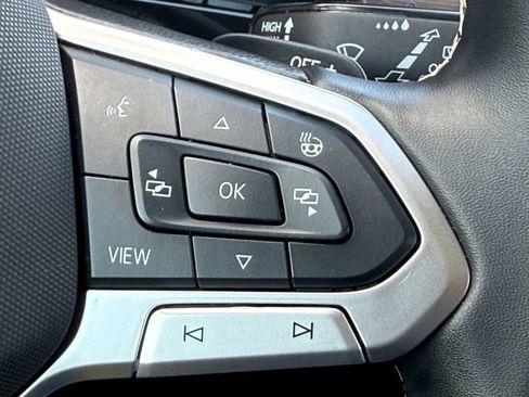 Used 2025 Volkswagen Atlas SEL AWD/4WD image 19