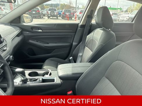 Used 2025 Nissan Altima 2.5 SV image 14