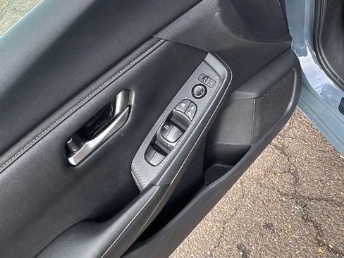Used 2025 Nissan Sentra SV w/ All-Weather Package FWD image 10