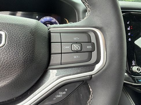 Used 2024 Jeep Wagoneer L 2WD w/ Premium Group I image 30