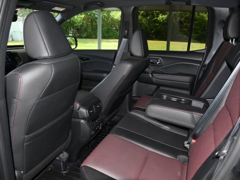 Used 2024 Honda Ridgeline Black Edition image 17