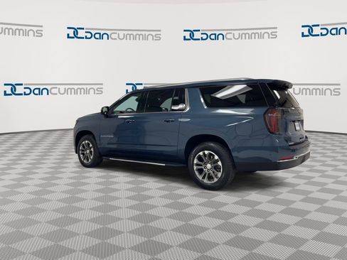 Used 2025 Chevrolet Suburban LT AWD/4WD image 6