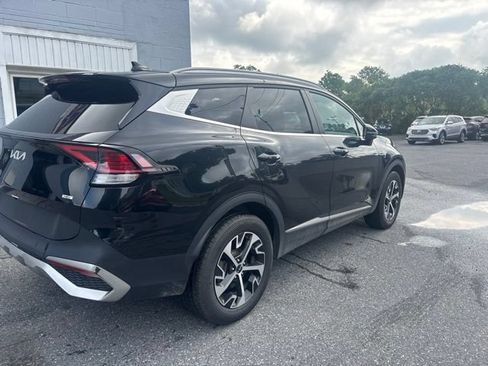 Used 2023 Kia Sportage EX AWD/4WD image 4