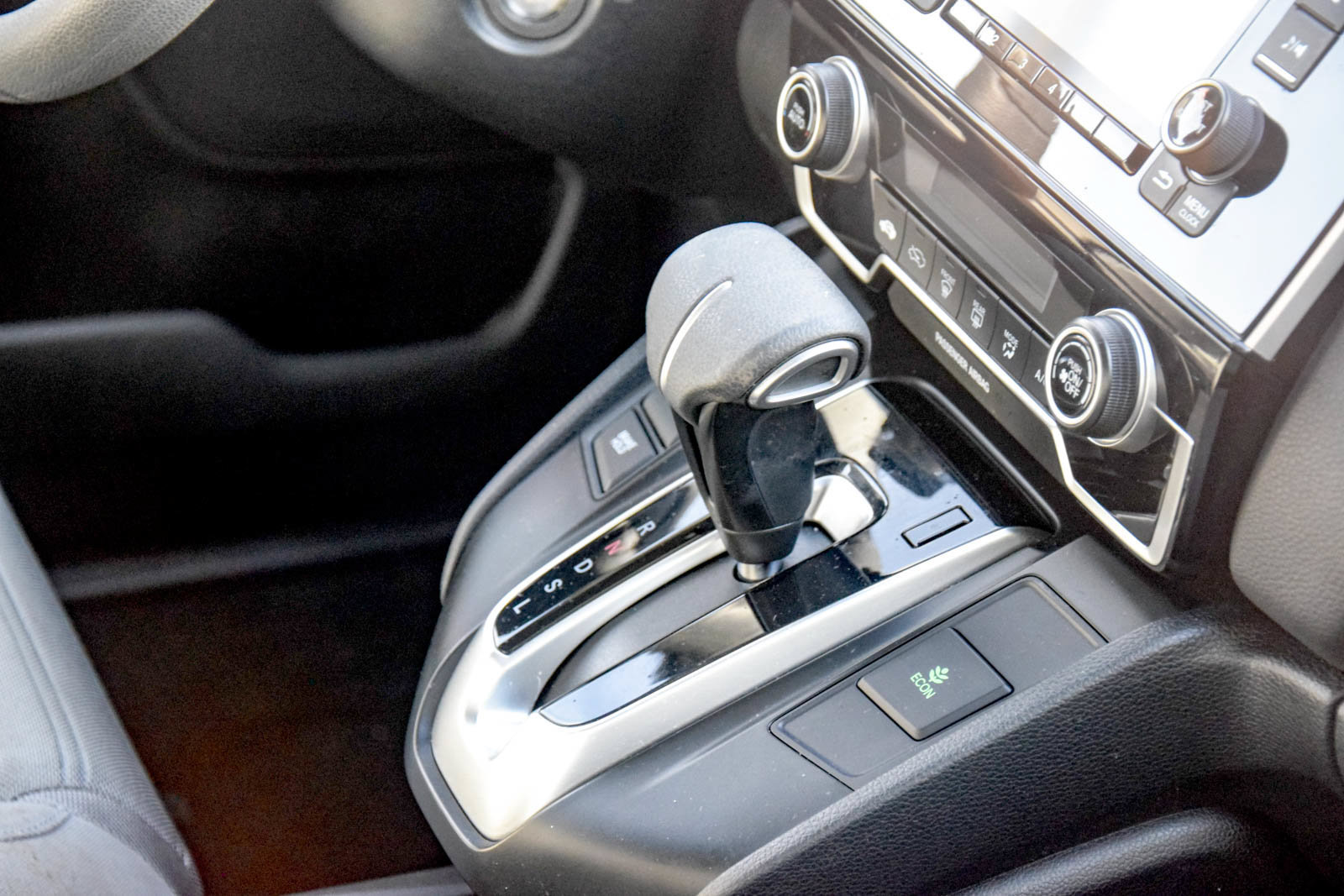 Used 2018 Honda CR-V LX image 9