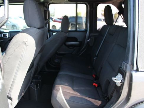 Used 2023 Jeep Wrangler Unlimited Sport AWD/4WD image 31