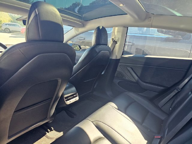 Used 2018 Tesla Model 3 Long Range RWD image 8