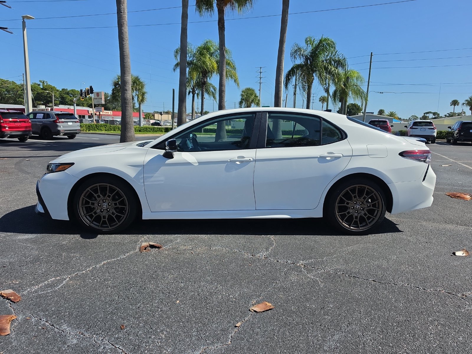 Used 2023 Toyota Camry SE w/ Convenience Package FWD image 5