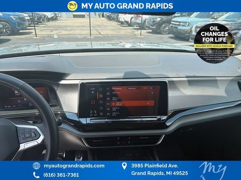 Used 2024 Volkswagen Atlas Peak Edition SEL AWD/4WD image 19