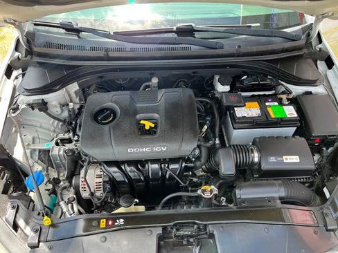 Used 2017 Hyundai Elantra Value Edition w/ Cargo Package FWD image 26