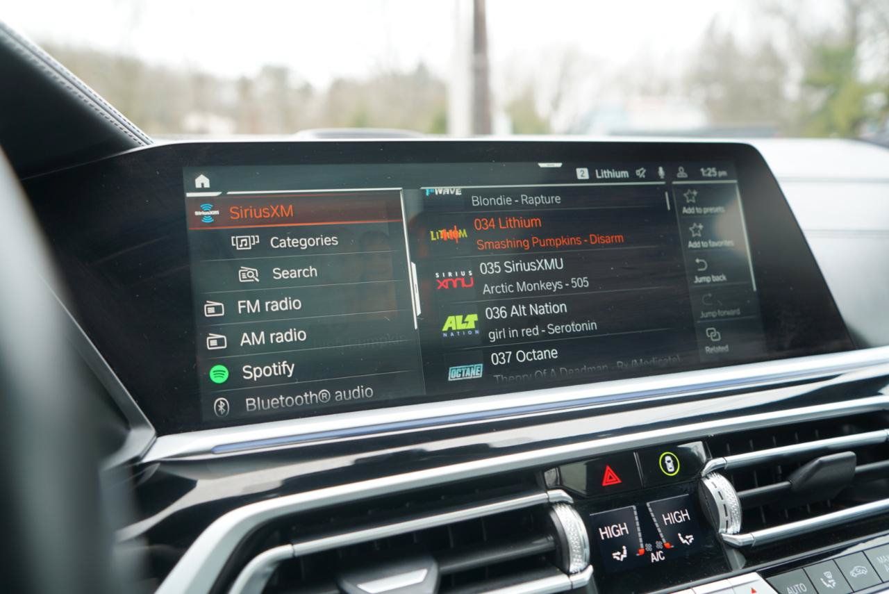 Used 2022 BMW ALPINA XB7 AWD/4WD image 33