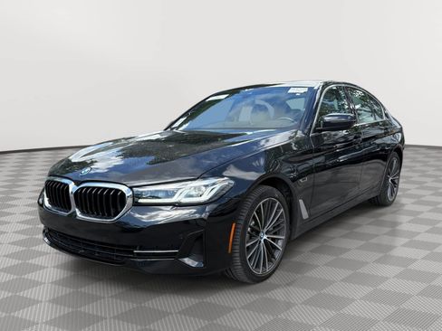 Used 2023 BMW 530e w/ Premium Package RWD image 4