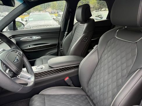 Certified 2025 Genesis GV70 3.5T Sport w/ Sport Prestige Package AWD/4WD image 8