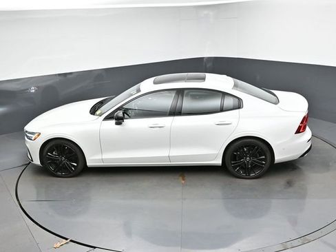 Used 2024 Volvo S60 B5 Plus w/ Climate Package FWD image 20