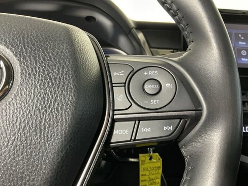 Used 2022 Toyota Camry SE image 17