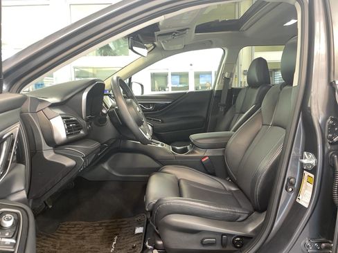 Used 2025 Subaru Outback Limited AWD/4WD image 9