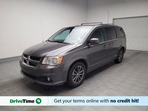 Used 2017 Dodge Grand Caravan SXT image 1