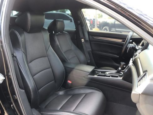 Used 2018 Honda Accord Sport image 35