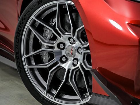 Used 2024 Chevrolet Corvette Z06 w/ Z07 Performance Package RWD image 5