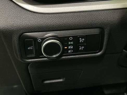 Used 2024 Ford Explorer XLT w/ Class IV Trailer Tow Package image 17