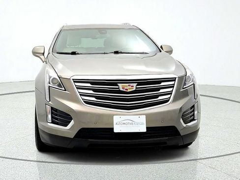 Used 2019 Cadillac XT5 Luxury FWD image 2