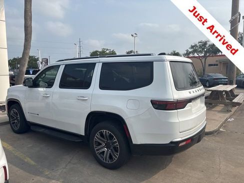 Used 2024 Jeep Wagoneer Series II w/ Flexible Seating Group RWD image 14
