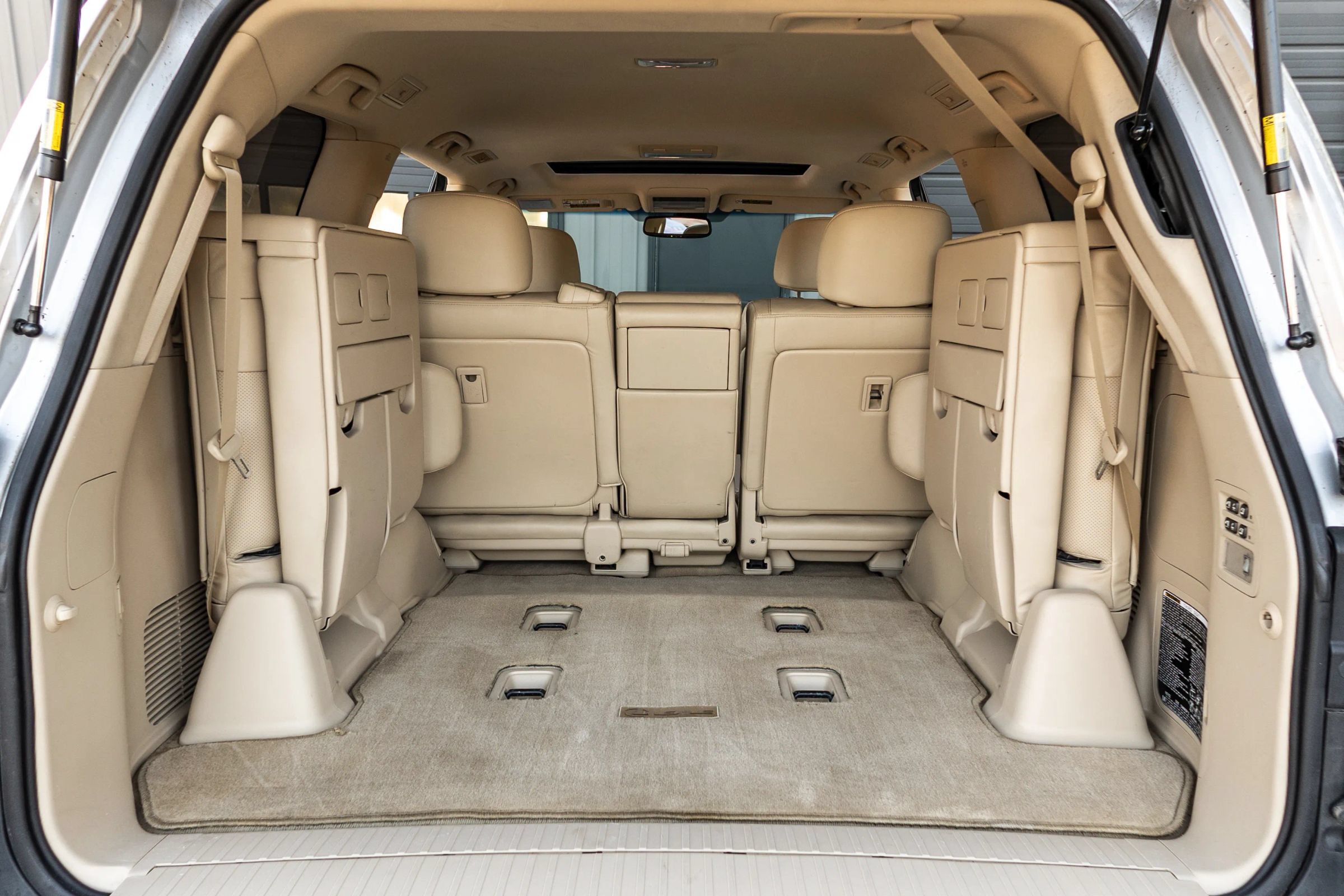 Used 2013 Lexus LX 570 4WD image 37