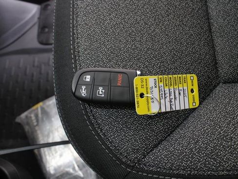 Used 2025 RAM ProMaster 2500 w/ Convenience Group image 7