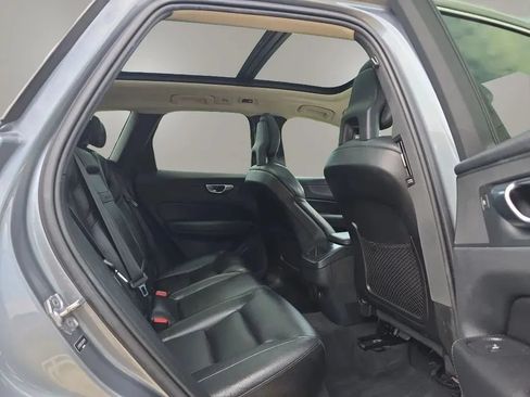 Used 2018 Volvo XC60 T5 Momentum w/ Vision Package AWD/4WD image 44