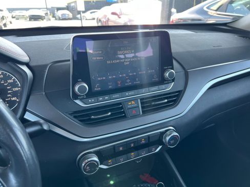 Used 2023 Nissan Altima 2.5 SR image 16