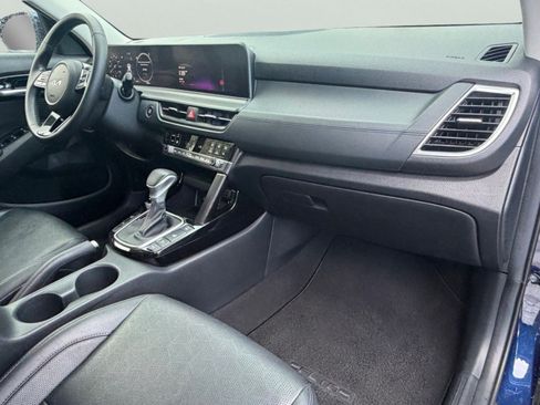Certified 2025 Kia Seltos EX AWD/4WD image 18