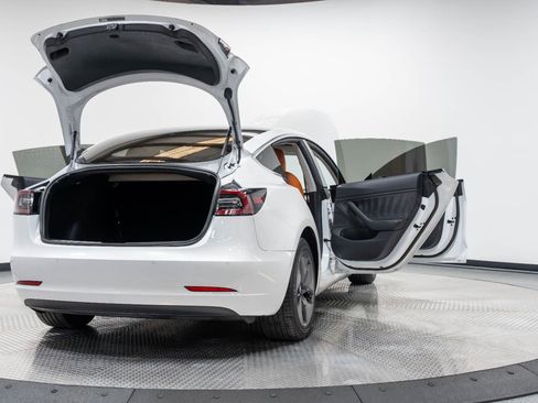 Used 2019 Tesla Model 3 Long Range image 23