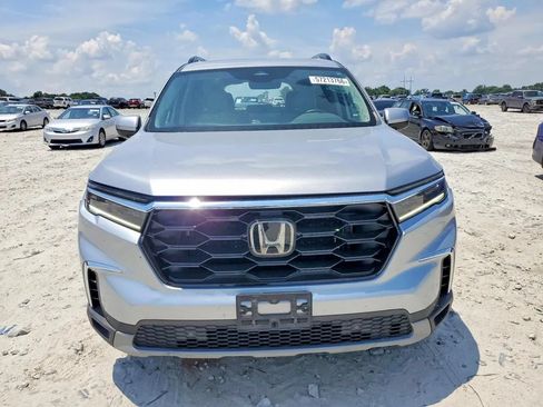 Used 2025 Honda Pilot Touring image 5