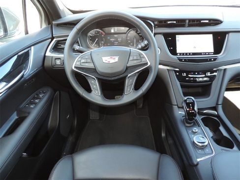 Certified 2025 Cadillac XT5 Premium Luxury image 20