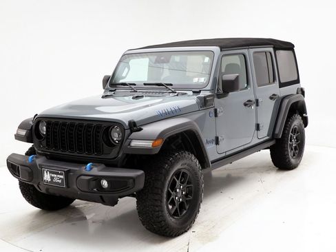 Used 2024 Jeep Wrangler Unlimited image 5