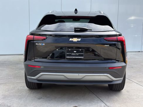 Used 2024 Chevrolet Blazer EV LT AWD/4WD image 8