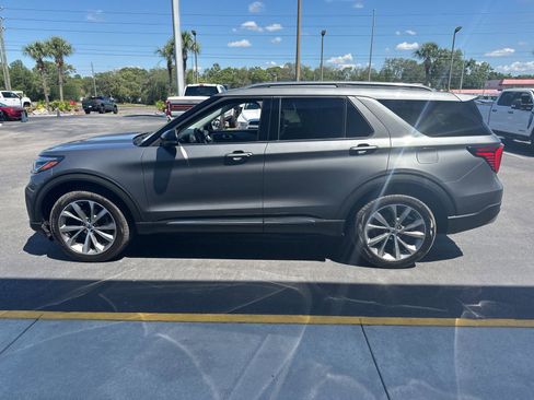 Certified 2025 Ford Explorer Platinum w/ Ultimate Package AWD/4WD image 6
