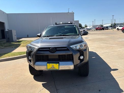 Used 2020 Toyota 4Runner TRD Off-Road Premium w/ Moonroof Package AWD/4WD image 10