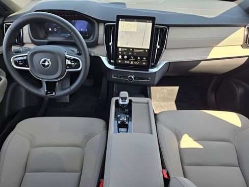 Certified 2026 Volvo XC90 B6 Plus w/ Protection Package Premier AWD/4WD image 22