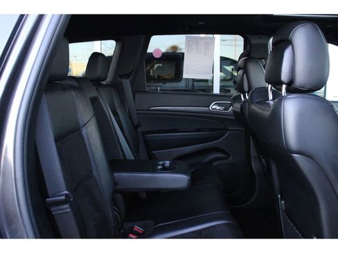 Used 2021 Jeep Grand Cherokee Laredo X image 28