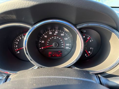 Used 2011 Kia Sorento LX AWD/4WD image 13