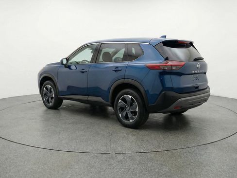 Used 2025 Nissan Rogue SV AWD/4WD image 6