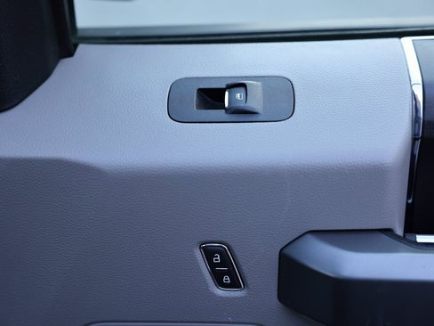 Certified 2020 Ford F150 XLT image 10