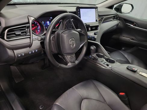 Used 2022 Toyota Camry XSE FWD image 15