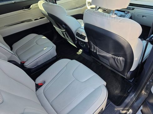 Used 2025 Hyundai Palisade Calligraphy image 32