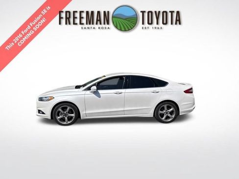 Used 2016 Ford Fusion SE FWD image 1