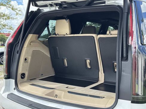 Certified 2024 Cadillac Escalade Premium Luxury AWD/4WD image 30
