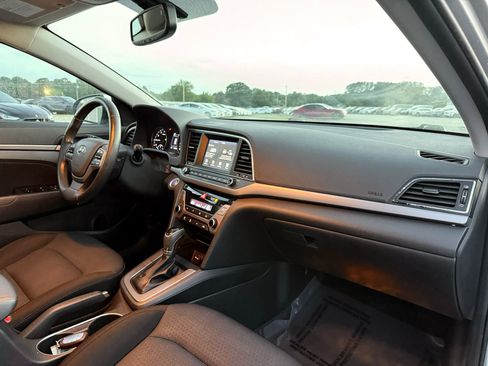Used 2017 Hyundai Elantra Value Edition w/ Cargo Package FWD image 21